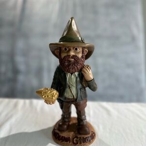 BELLA HAUS DESIGN INDIANA GNOMES CELEBRITY FIGURINE